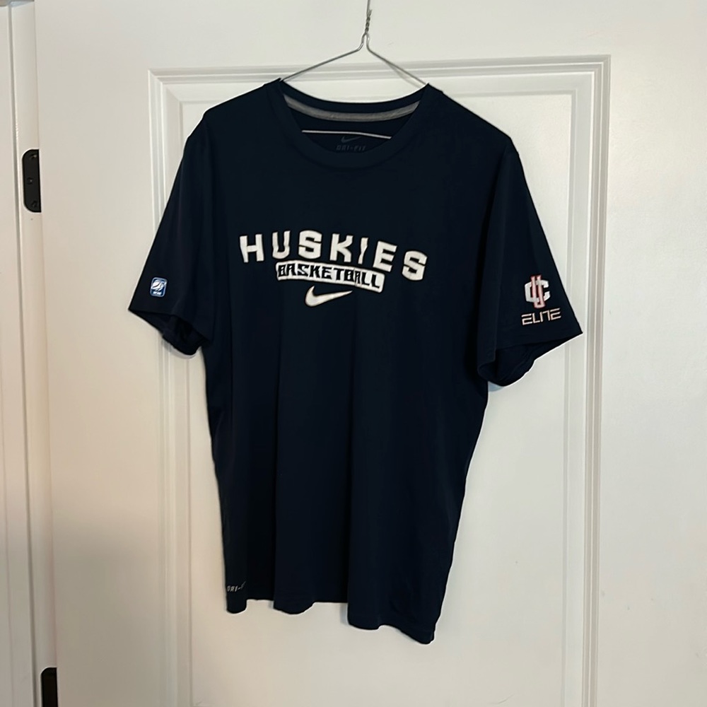 Nike Dri-Fit Shirt UCONN HUSKIES “L”